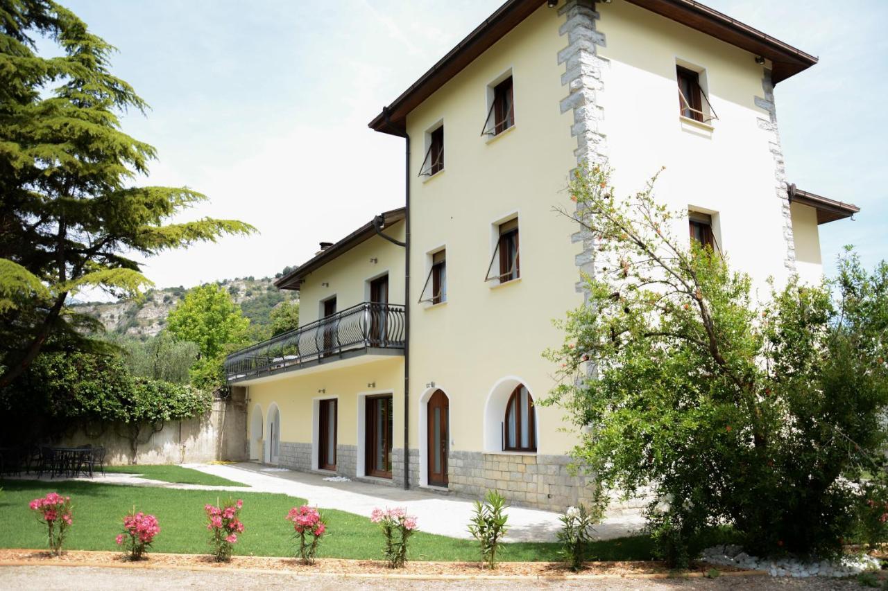 Villa Torbole Торболе Экстерьер фото
