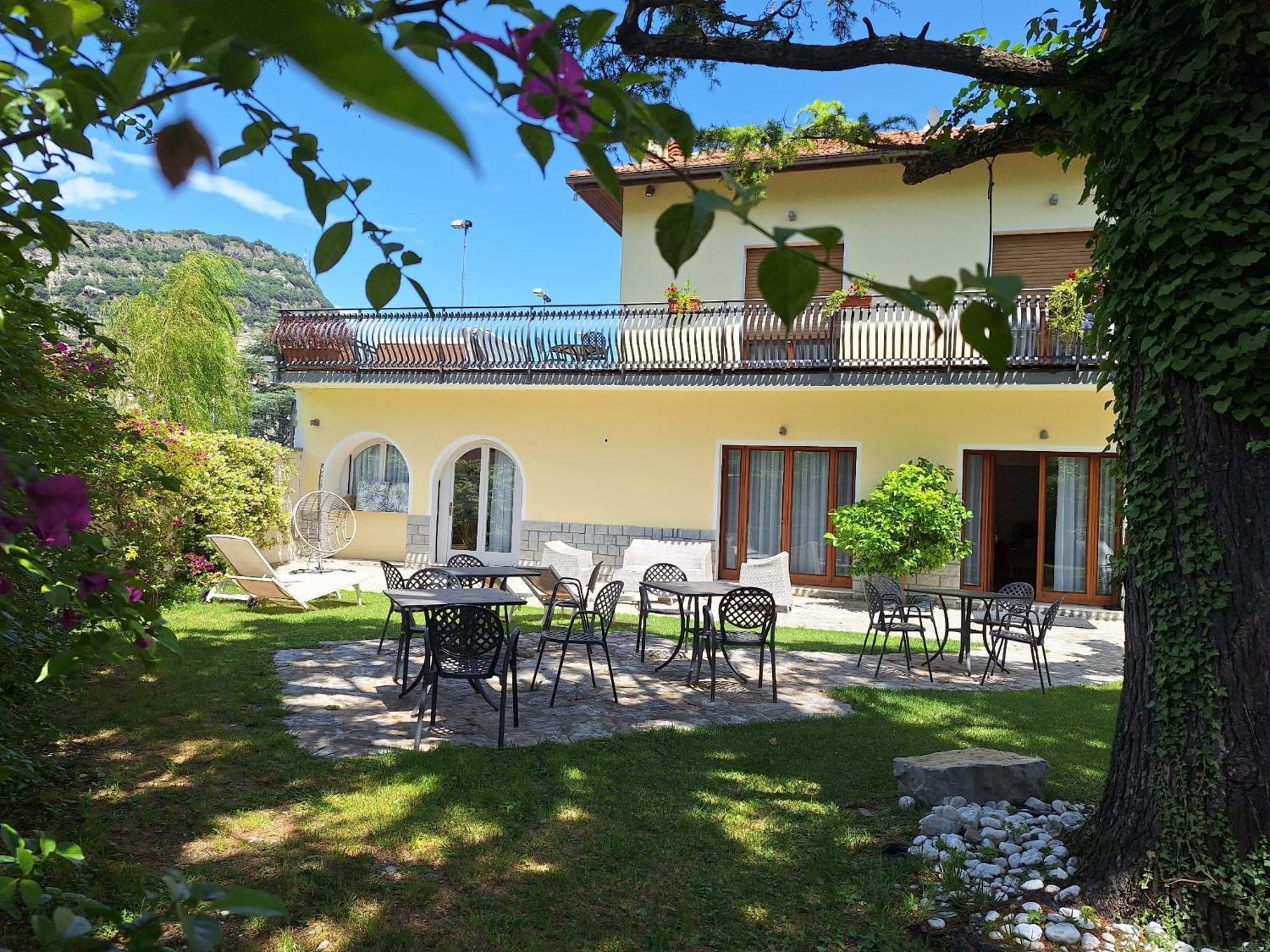 Villa Torbole Торболе Экстерьер фото